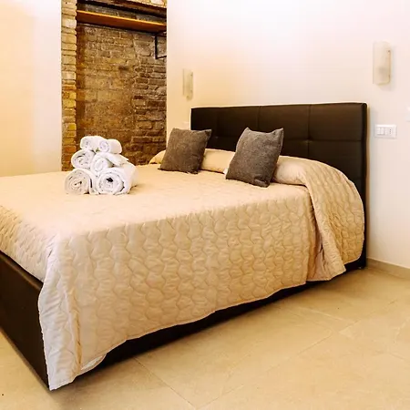 Loft Moderno In Centro Storico شقة